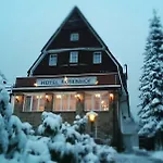 Rosenhof Oda ve Kahvaltı 3*