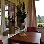 Rosenhof Oda ve Kahvaltı 3*