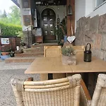 Rosenhof Oda ve Kahvaltı 3*