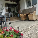 Rosenhof Oda ve Kahvaltı 3*