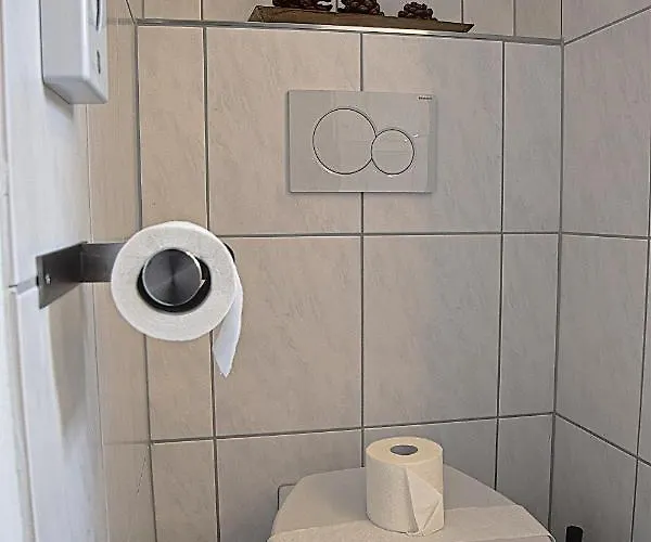 Rosenhof Bed & Breakfast 3*